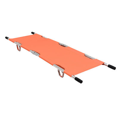Les premiers soins sont fournis par un porte-bébé pliable 2 porte-bébé pliable pour les hôpitaux de classe I.