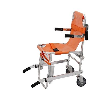 Chaise roulante manuelle avec brancard pour le patient